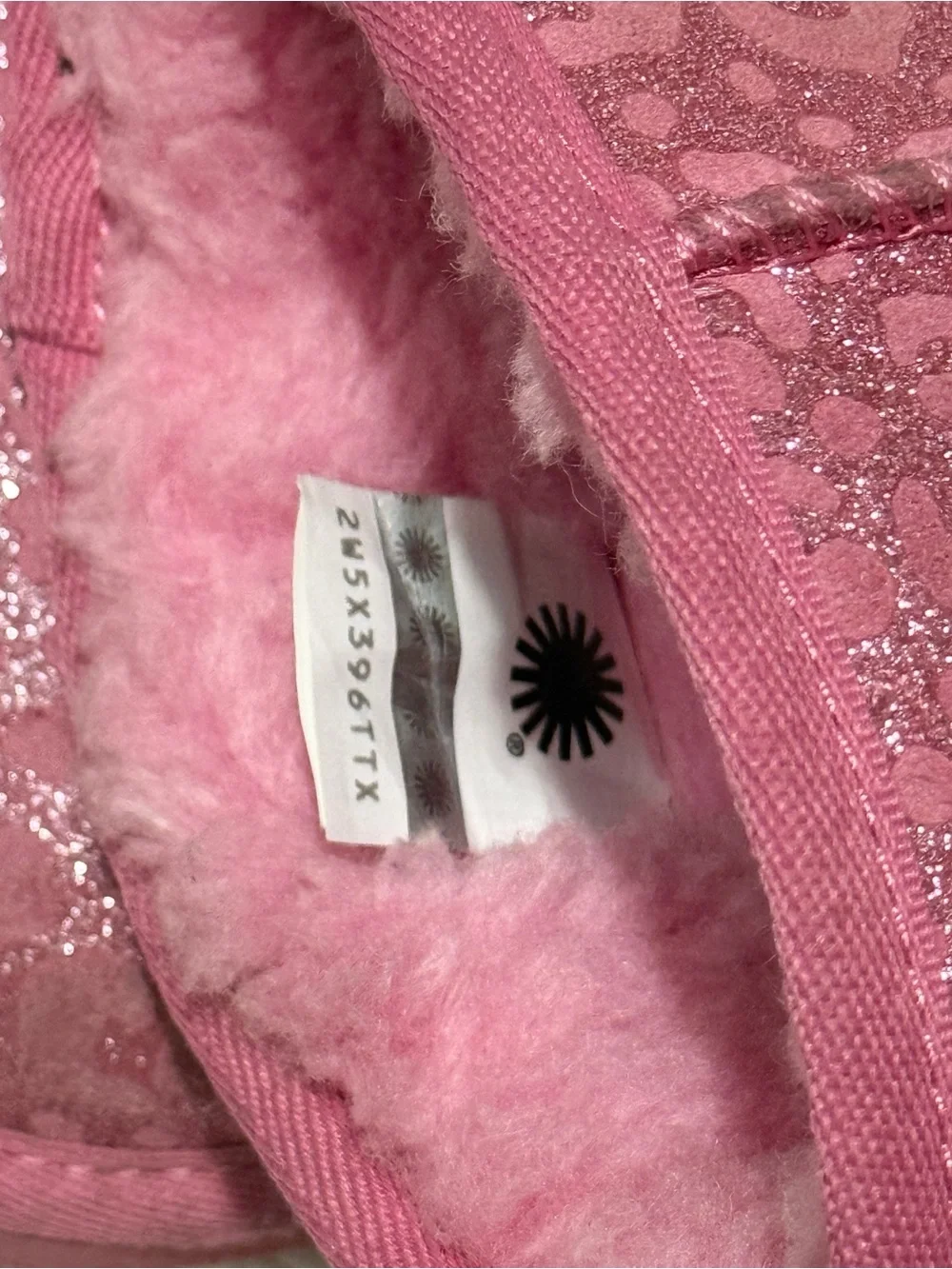 UGG  Girls Classic II Pink Glitter Leopard  Boots Size:3
